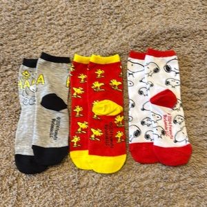 3 Pair Youth Snoopy Crew Socks Size 10-4